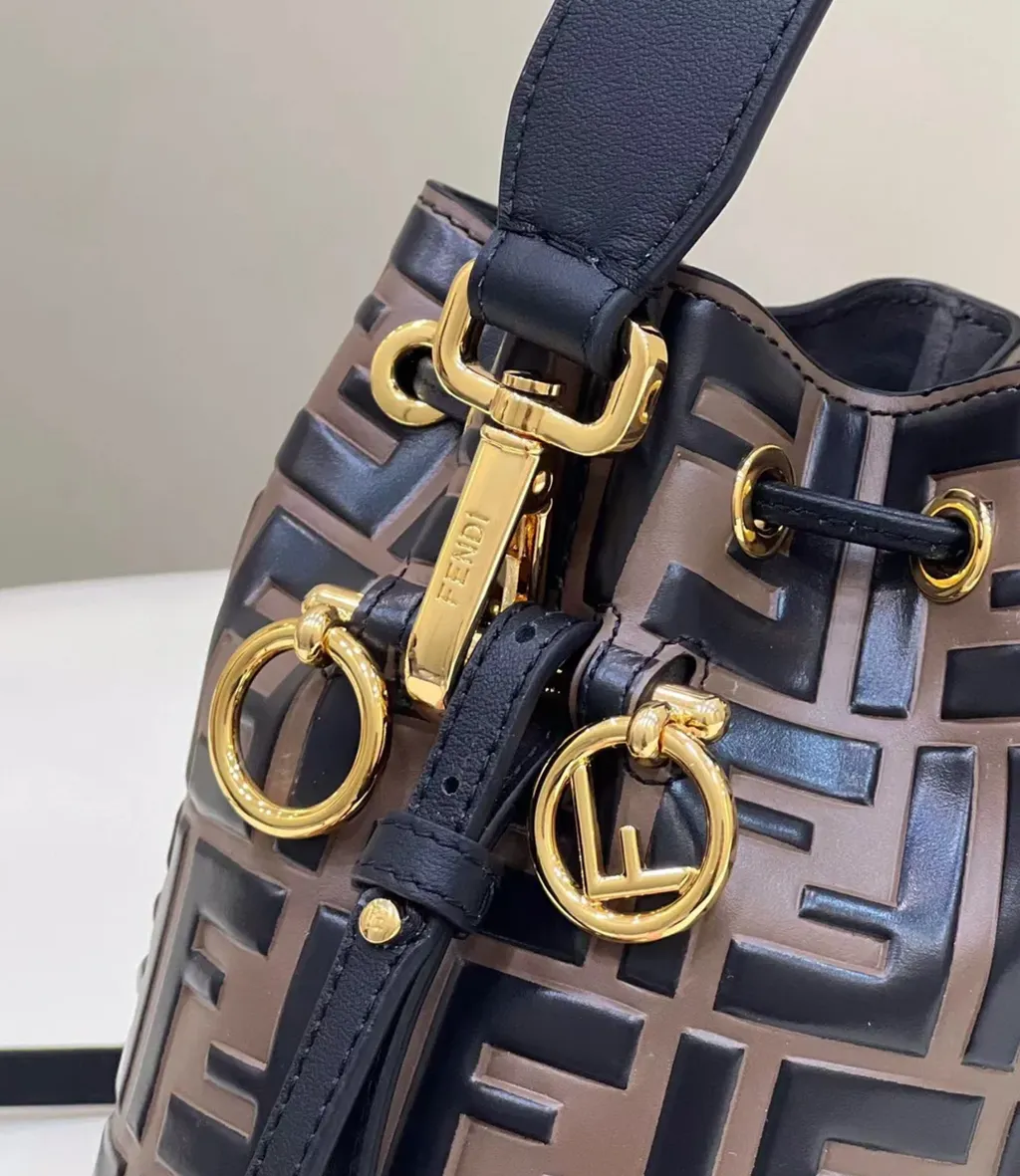 FENDI MON TRESOR MINI 水桶包 老花棕 下午3.58.48