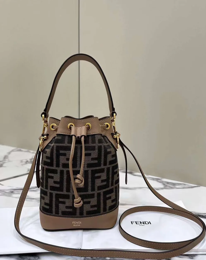 FENDI MON TRESOR MINI 水桶包 織布老花棕 下午4.12.19