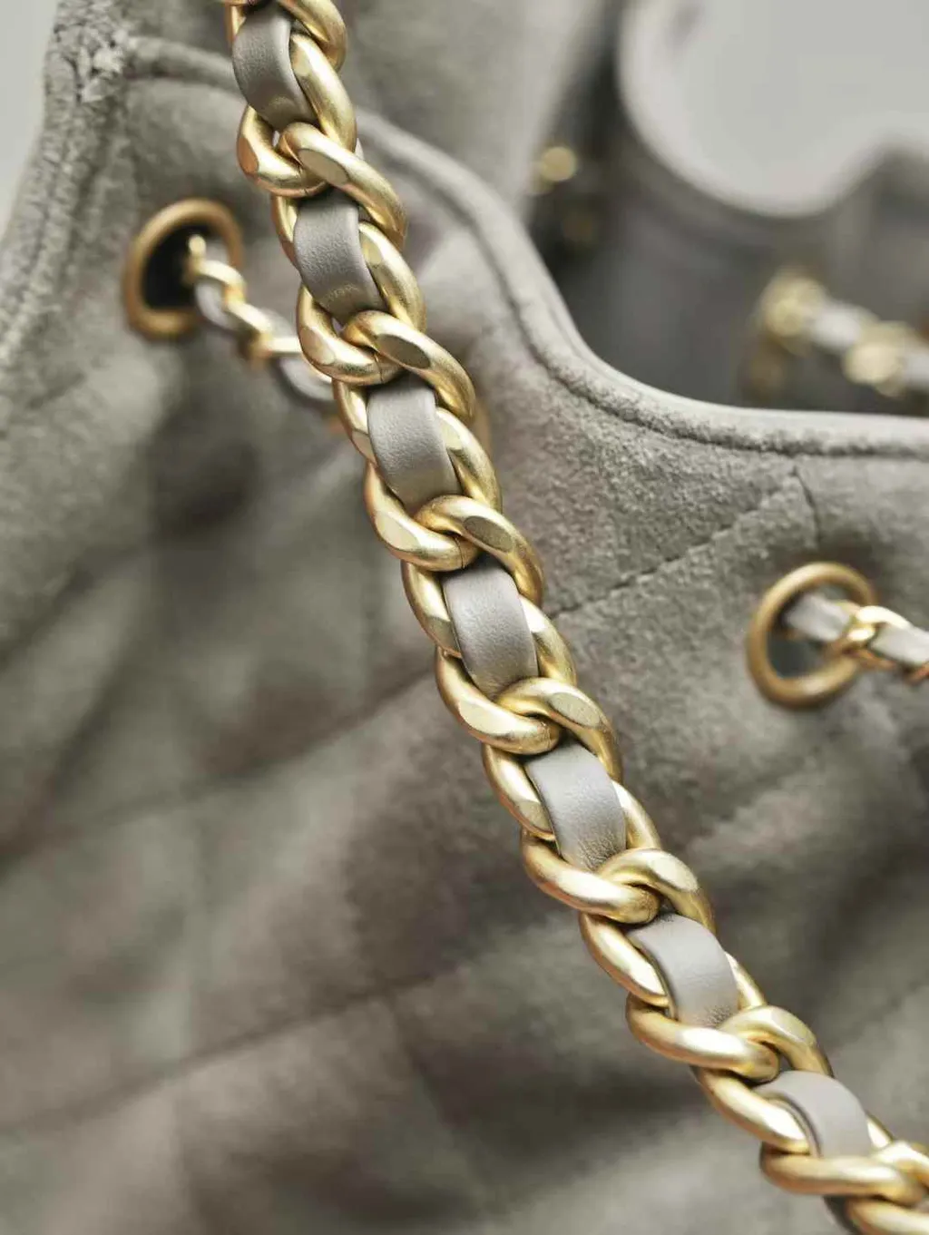 CHANEL 25C HOBO 麂皮灰色   🍓 2025-01-01 13.45.39