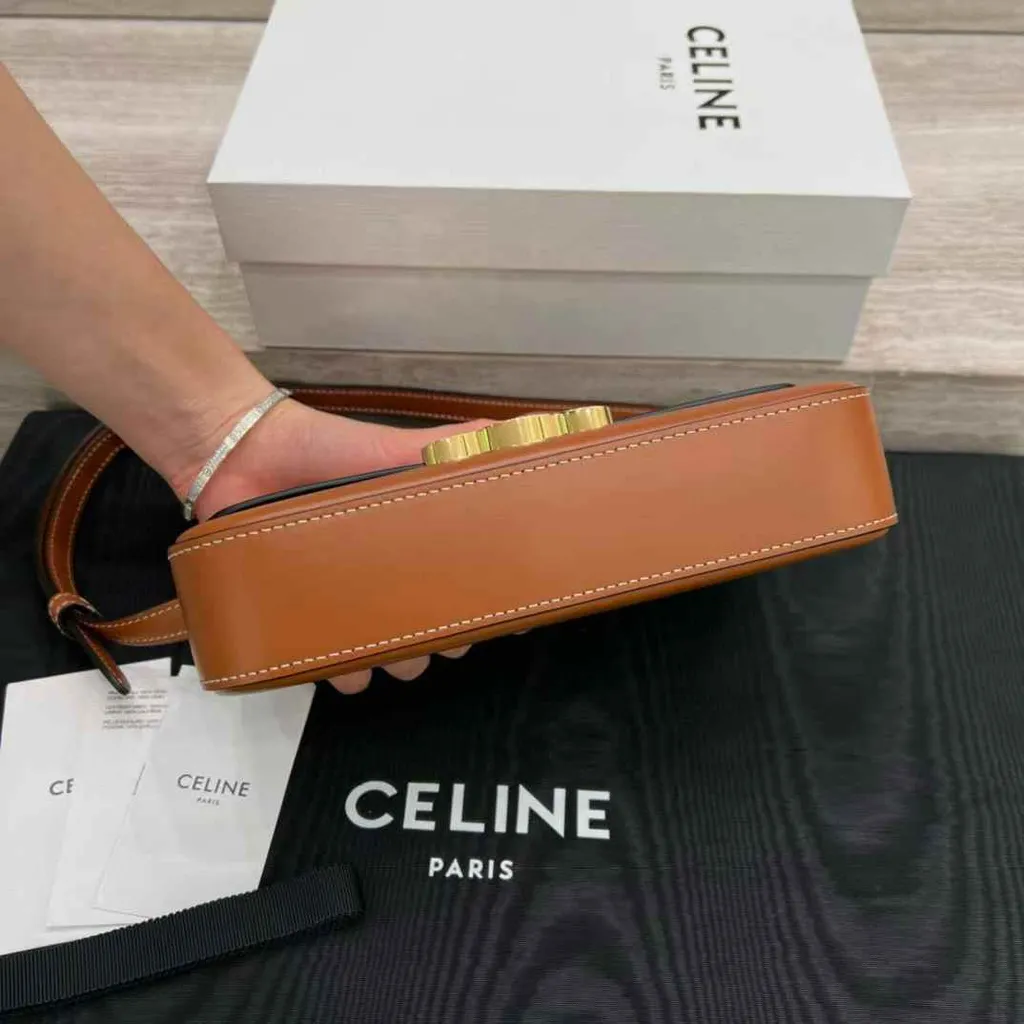 CELINE CLAUDE 天然牛皮革肩背包 棕色  🍓 2025-01-01 17.17.12 1