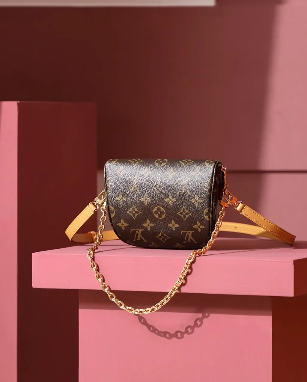 LV MINI BUMBAG 腰包 M823351.58.18