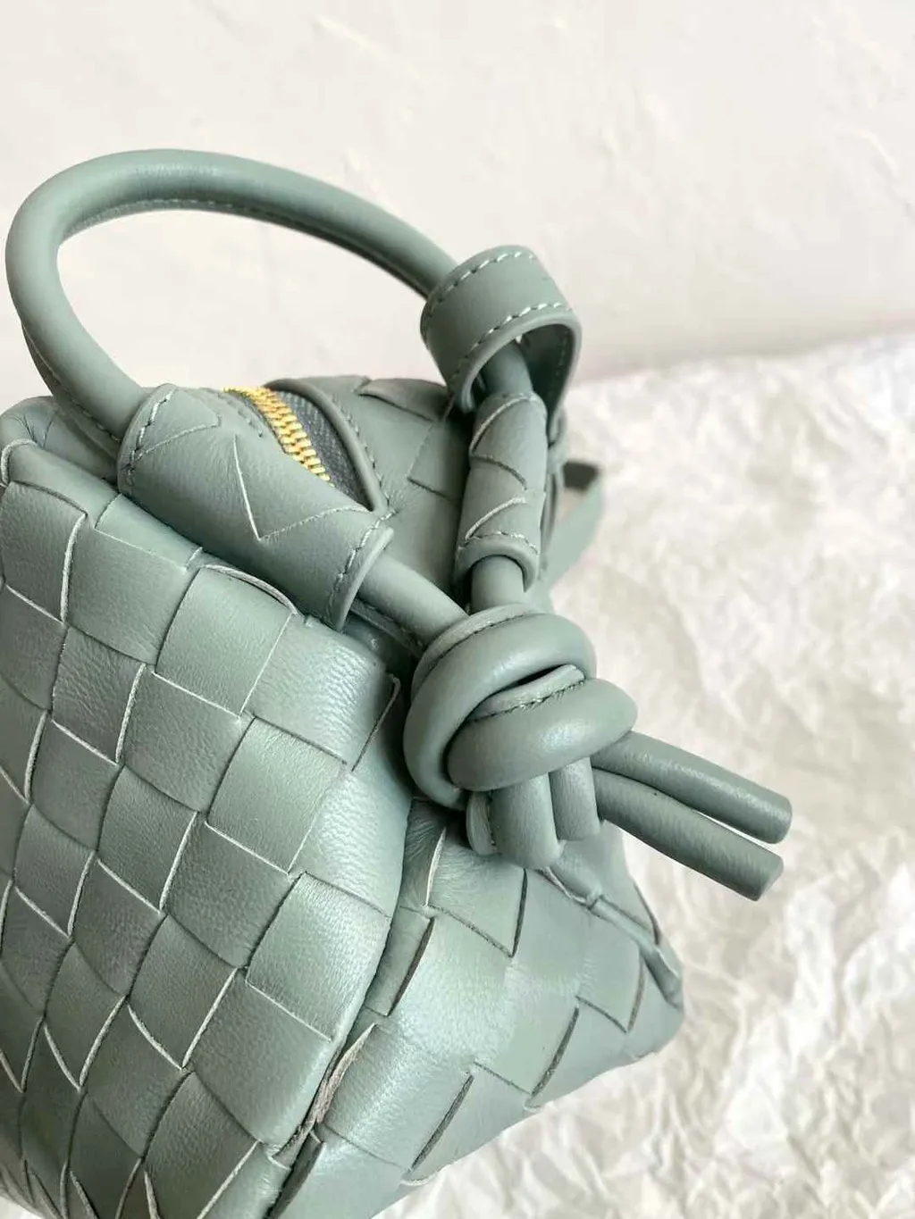 BOTTEGA VENETA LOOP 相機包 鼠尾草綠色3