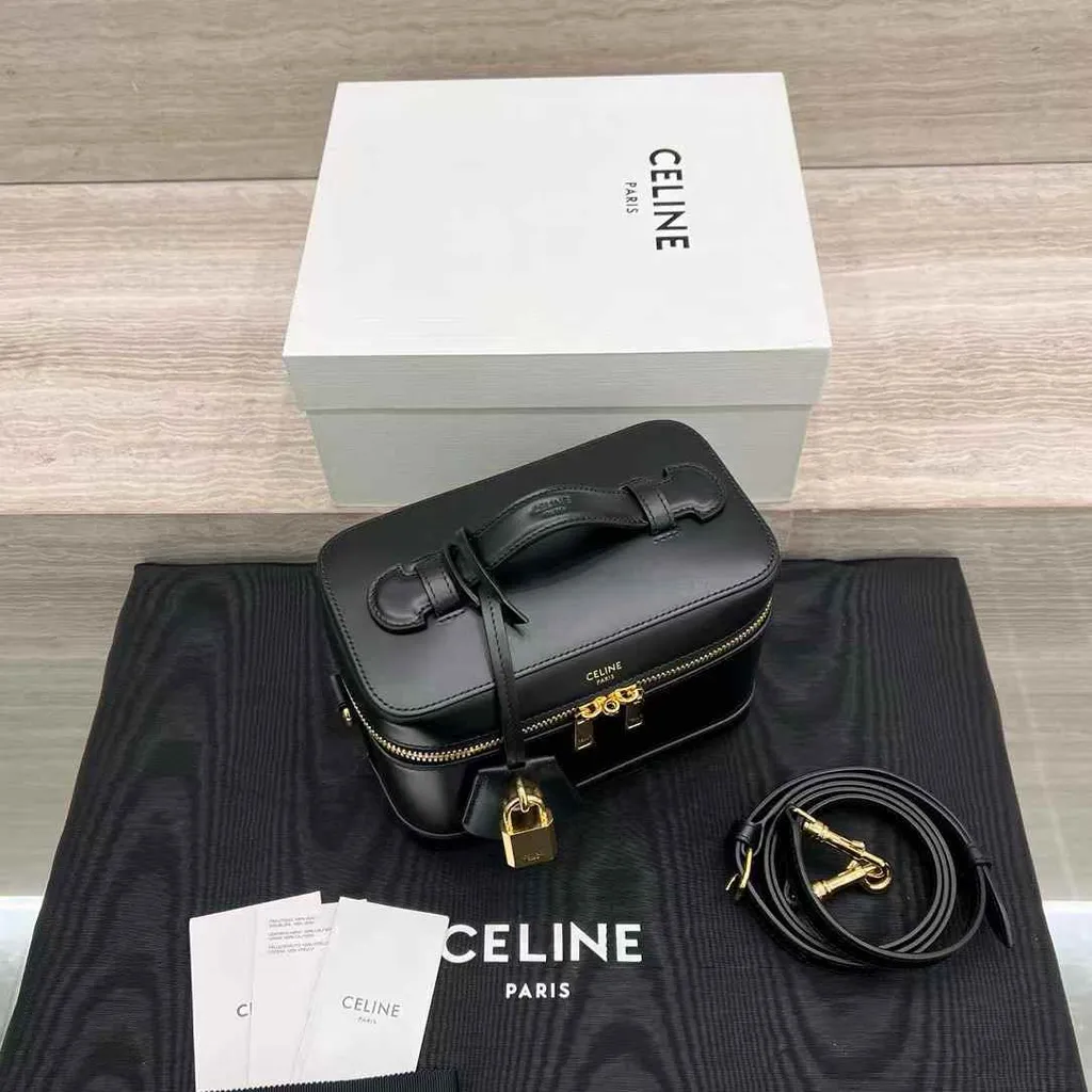 CELINE  VANITY 亮澤牛皮革化妝箱 黑色6