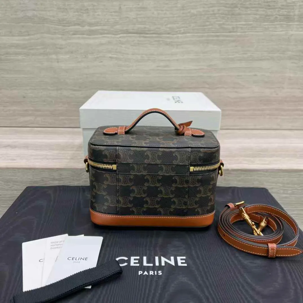 CELINE VANITY 亮澤牛皮革化妝包 老花款6