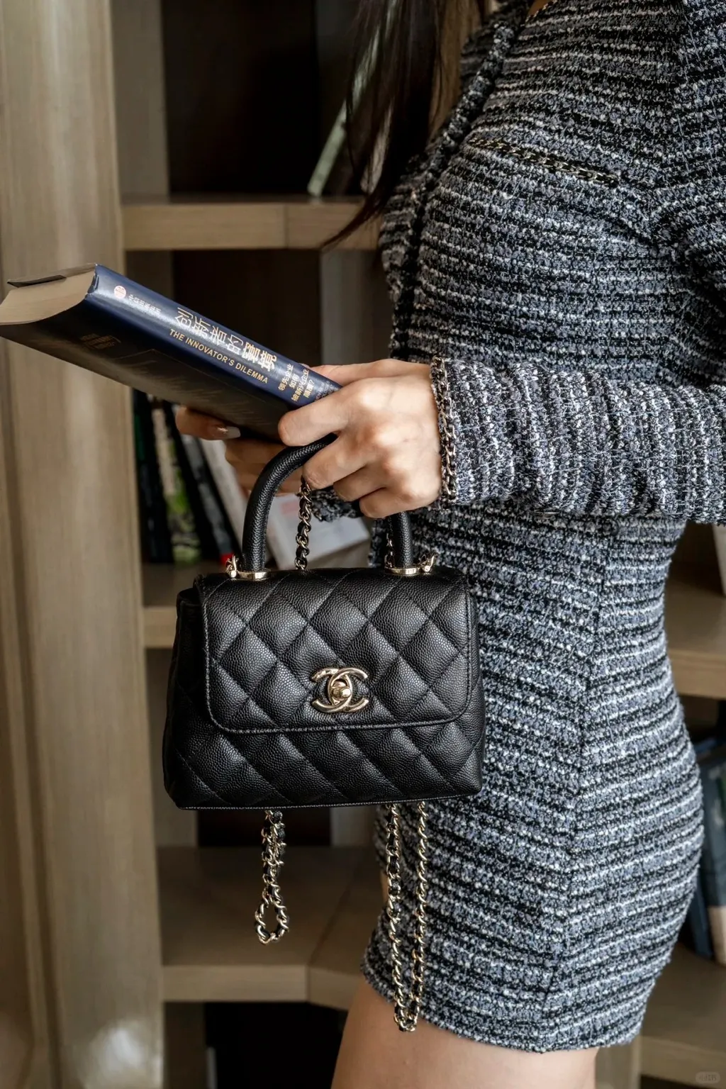 CHANEL 24K COCO HANDLE 經典手柄 魚子醬牛皮口蓋包 黑色 24KMINI:經典MINI5