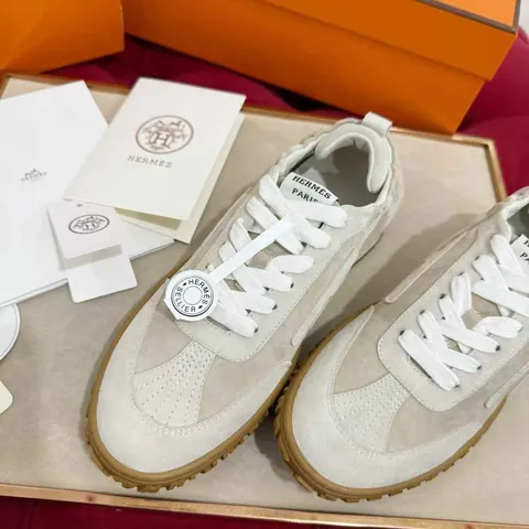 HERMES JET 麂皮德訓鞋 米色4