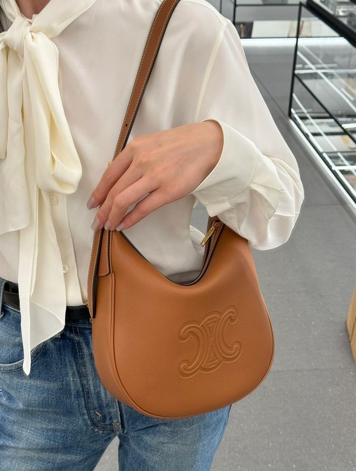 CELINE HELOISE HOBO 腋下包 棕色2