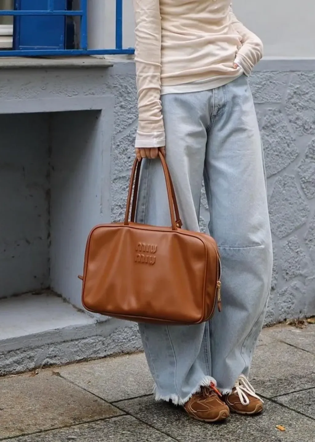 MIU MIU 牛皮革公文包 焦糖色10
