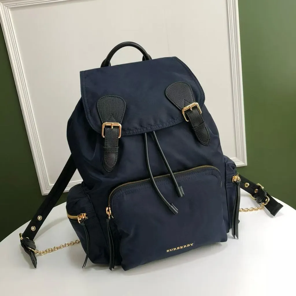 BURBERRY 尼龍雙肩包 海軍藍3
