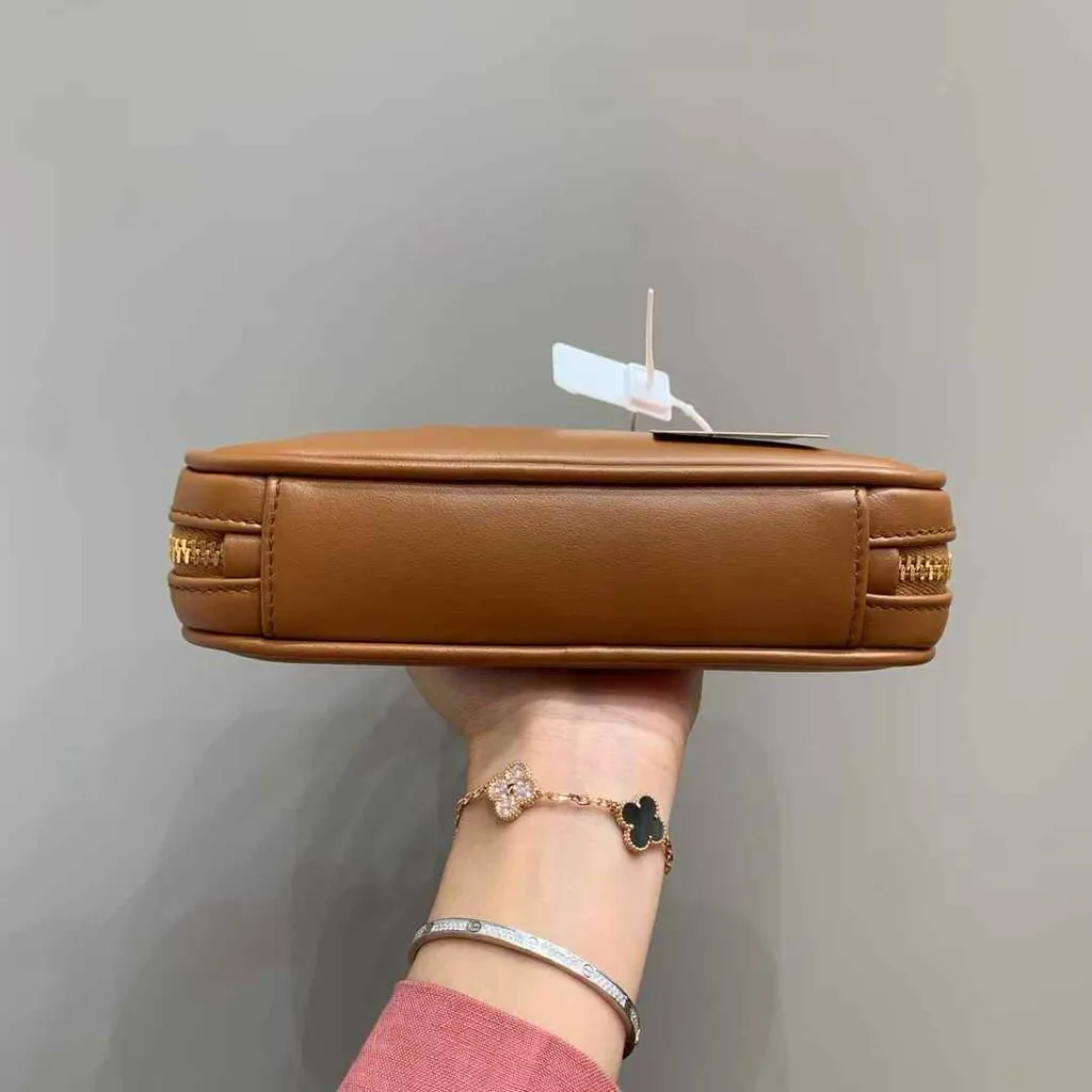 MIU MIU ARCADIE 保齡球包 棕色 MINI4