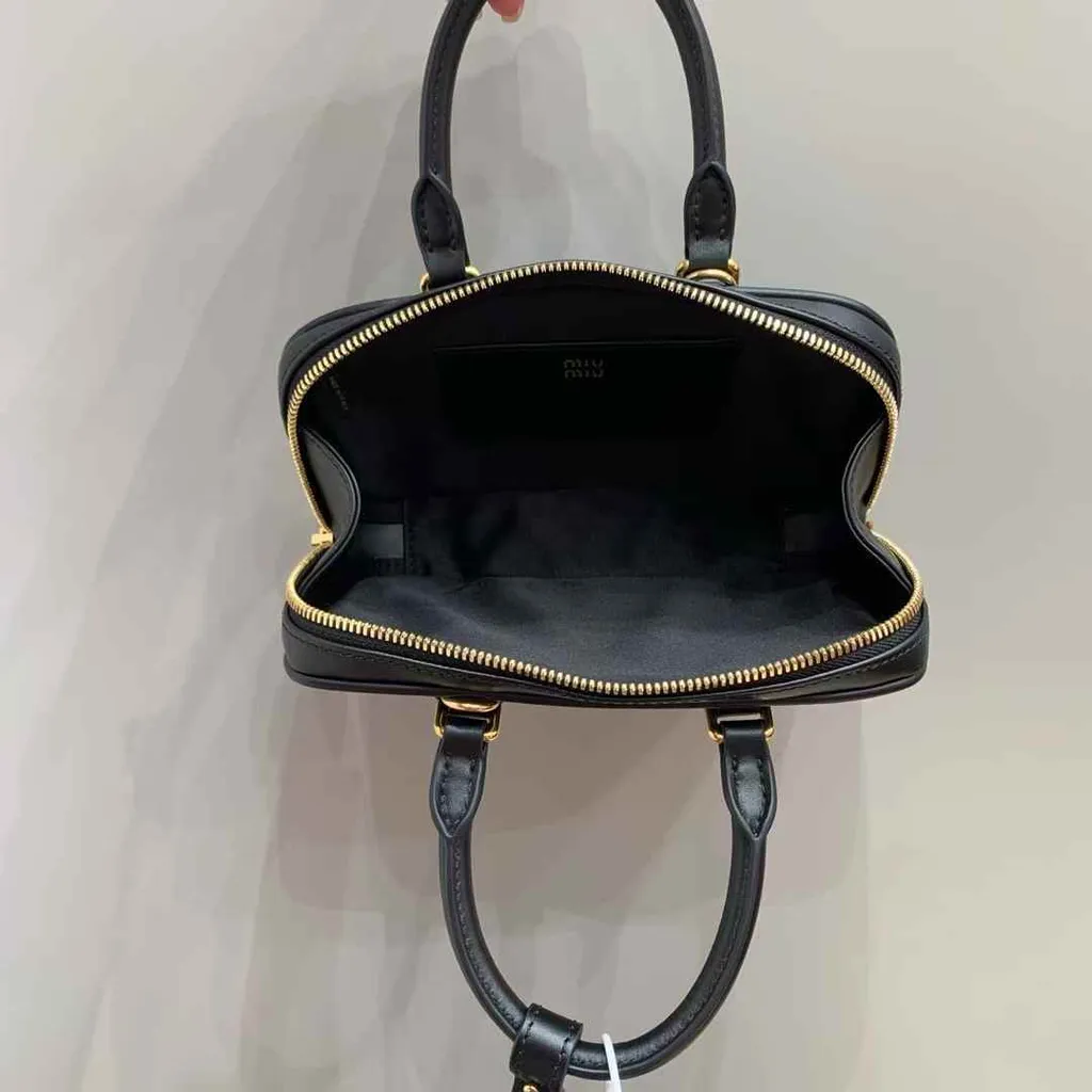MIU MIU ARCADIE MINI 保齡球包 黑色8