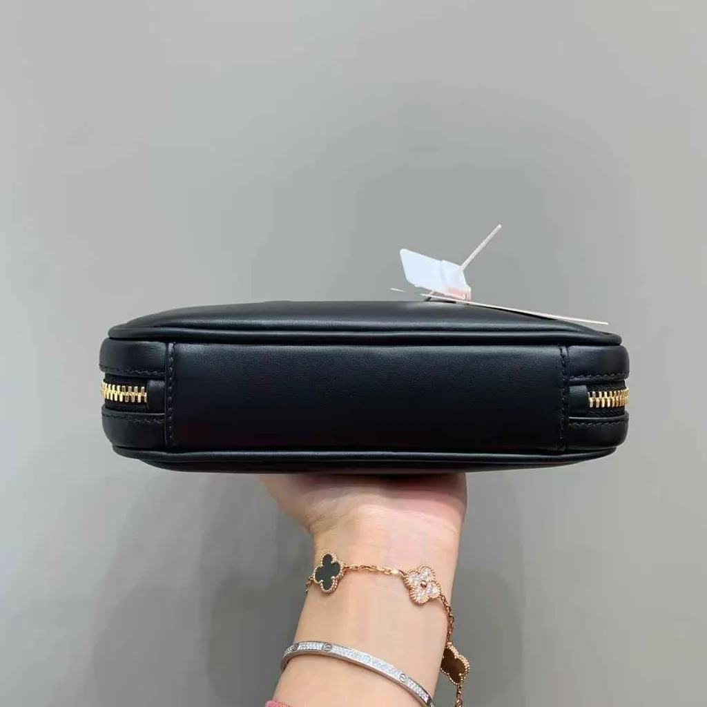 MIU MIU ARCADIE MINI 保齡球包 黑色4