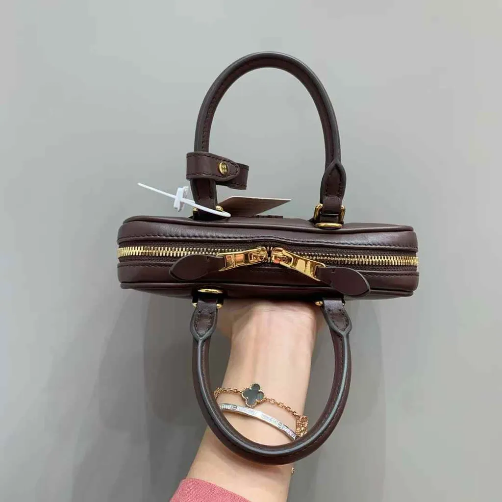 MIU MIU ARCADIE MINI 保齡球包 石楠木色7