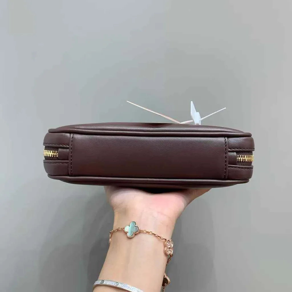 MIU MIU ARCADIE MINI 保齡球包 石楠木色5