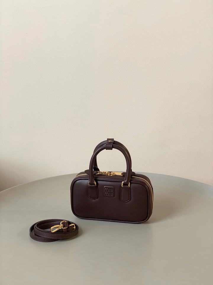 MIU MIU ARCADIE MINI 保齡球包 石楠木色6