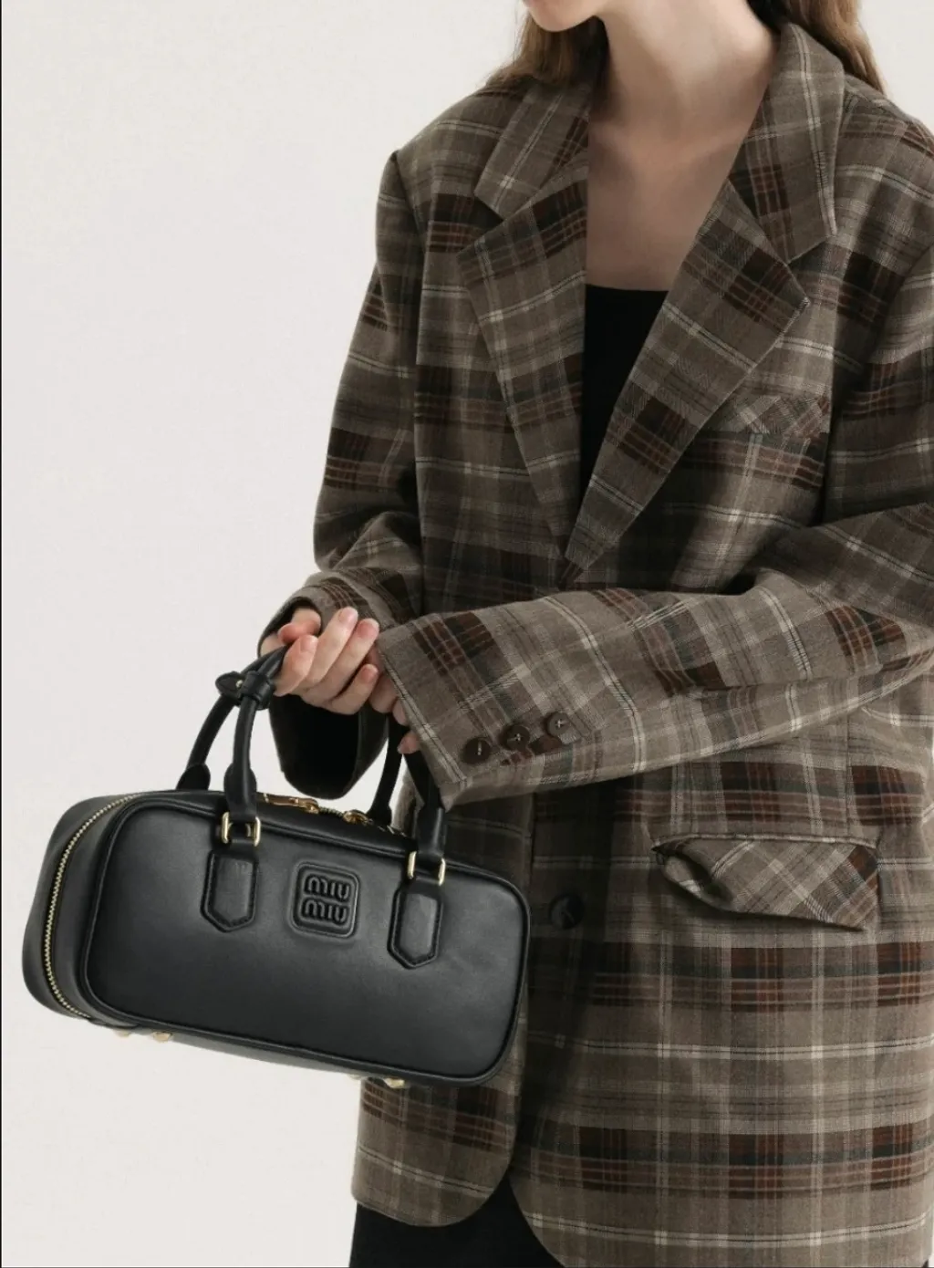 MIU MIU ARCADIE 保齡球包 黑色 中號8