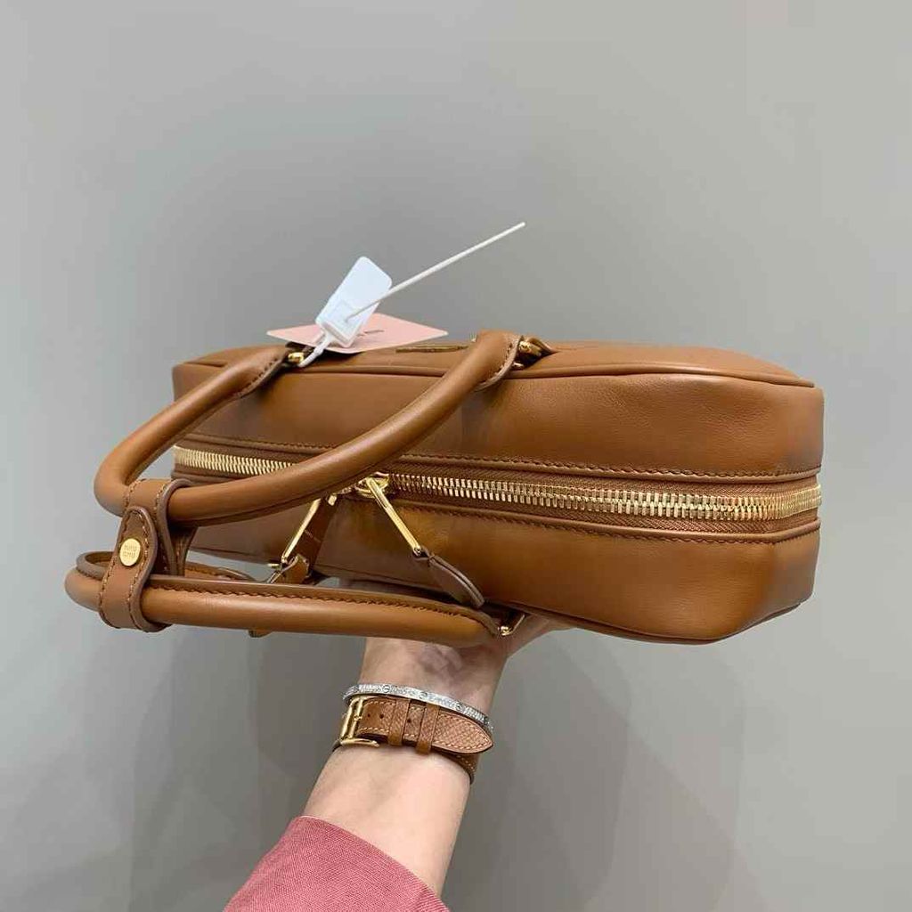 MIU MIU ARCADIE 保齡球包 棕色 中號7