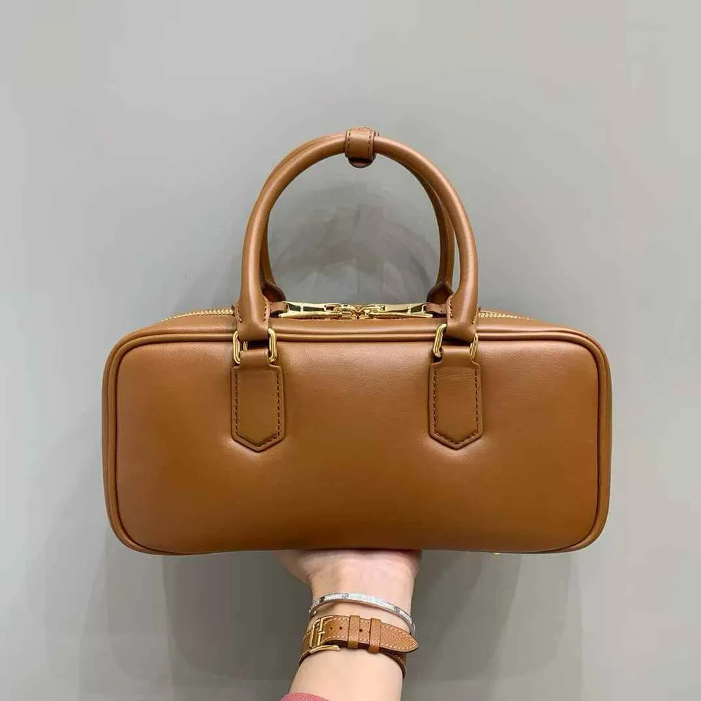 MIU MIU ARCADIE 保齡球包 棕色 中號2