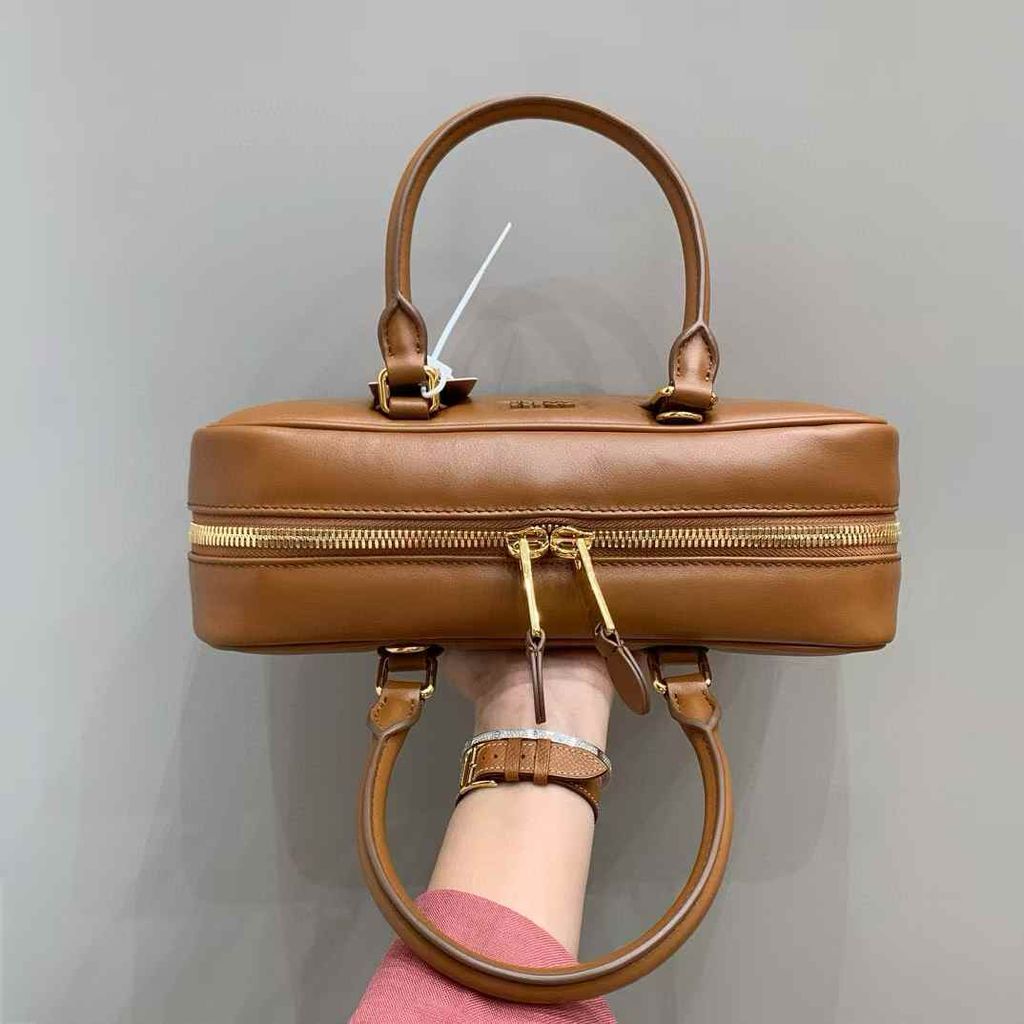 MIU MIU ARCADIE 保齡球包 棕色 中號8