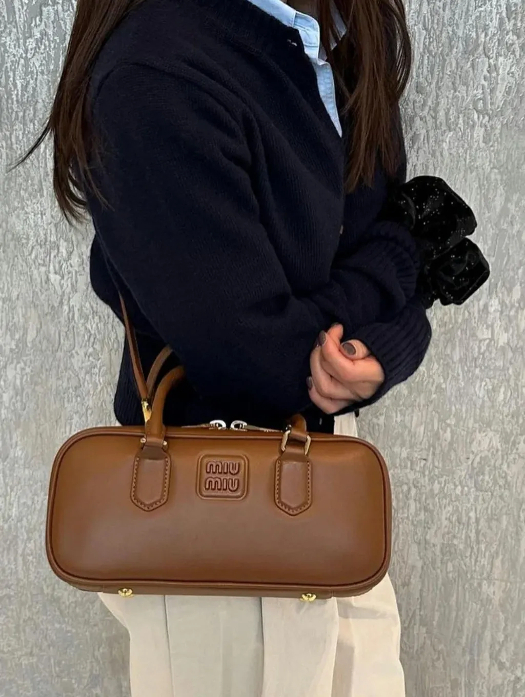 MIU MIU ARCADIE 保齡球包 棕色 中號7