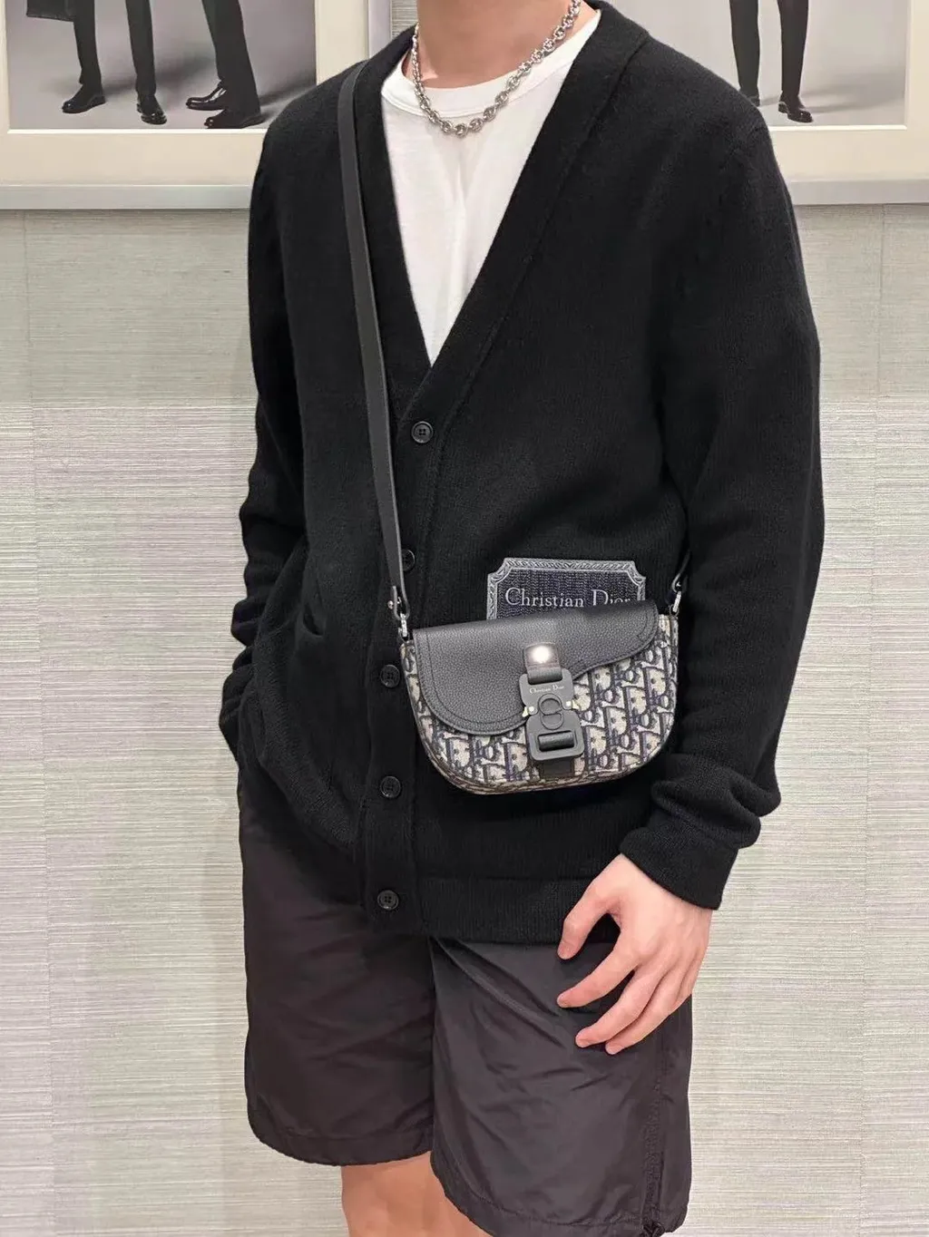 #Dior Men ｜男女都爱的_Dior老花_斜挎包_1_范思哲上海恒隆Minna_来自小红书网页版