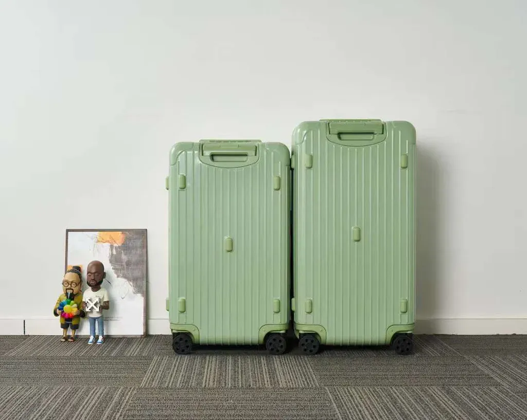 RIMOWA ESSENTIAL 運動版行李箱 青竹綠 五個尺寸2