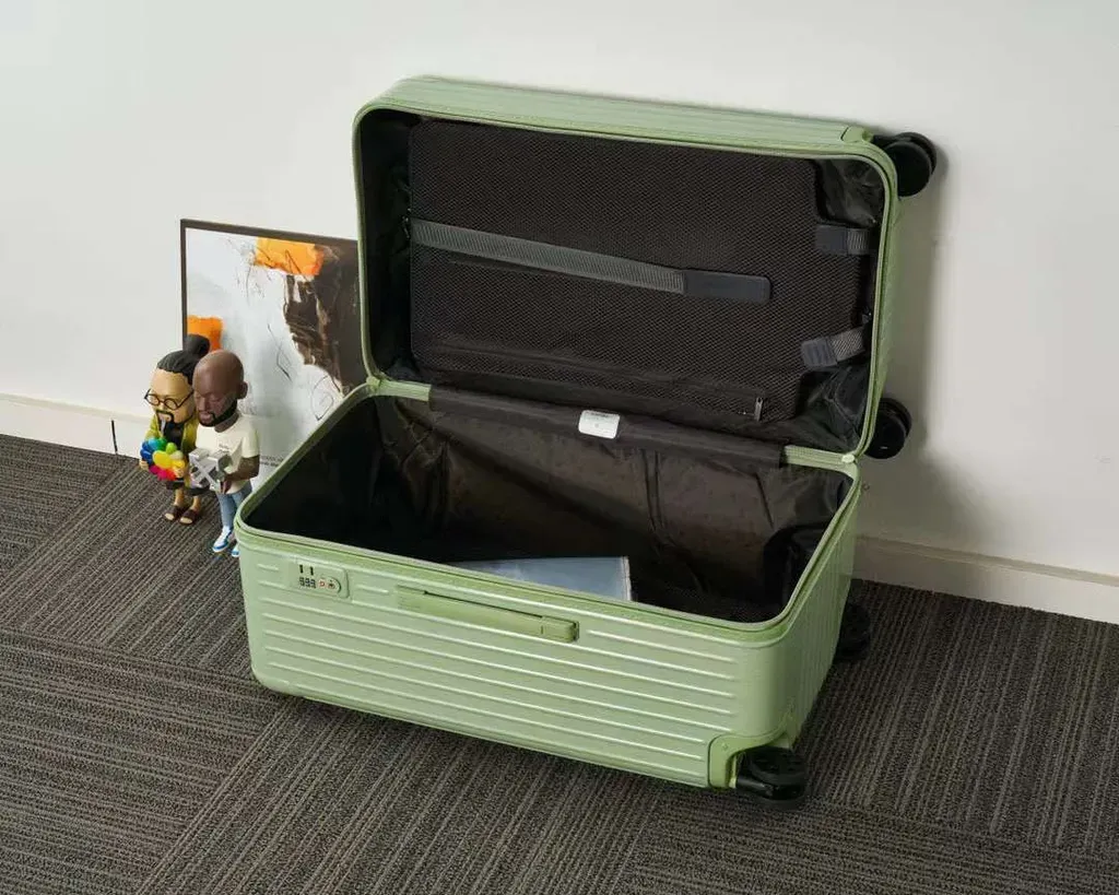 RIMOWA ESSENTIAL 運動版行李箱 青竹綠 五個尺寸4