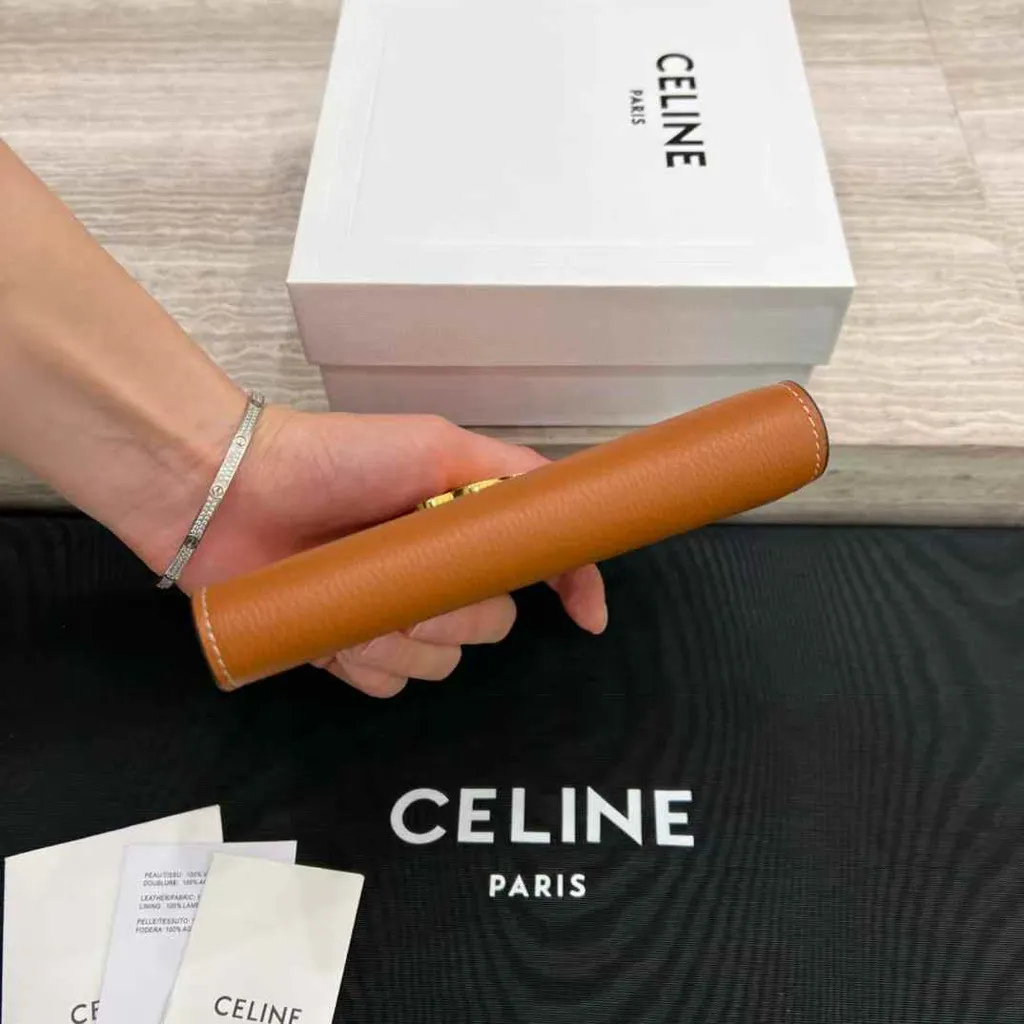 CELINE VICTOIRE 軟牛皮中夾 棕色3