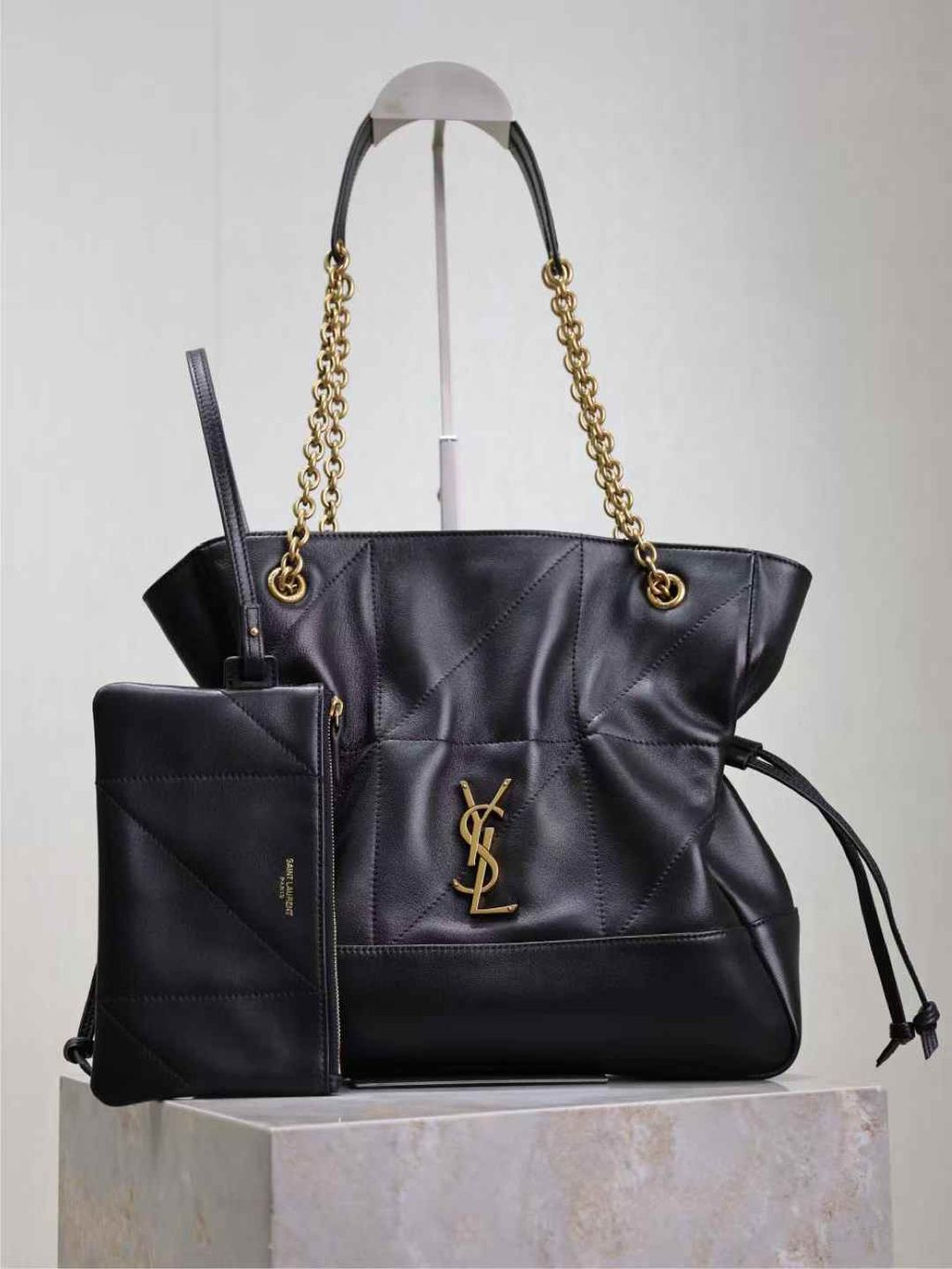 YSL JAMIE 4.3 LARGE POCHON 小羊皮腋下包1