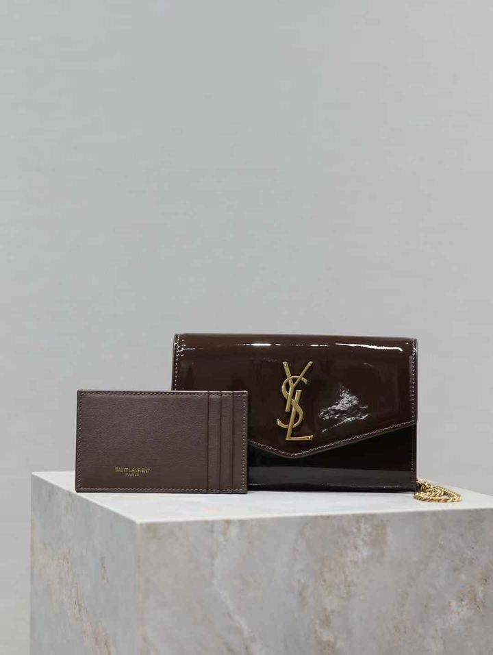 YSL UPTOWN 迷你漆皮信封包 棕色1