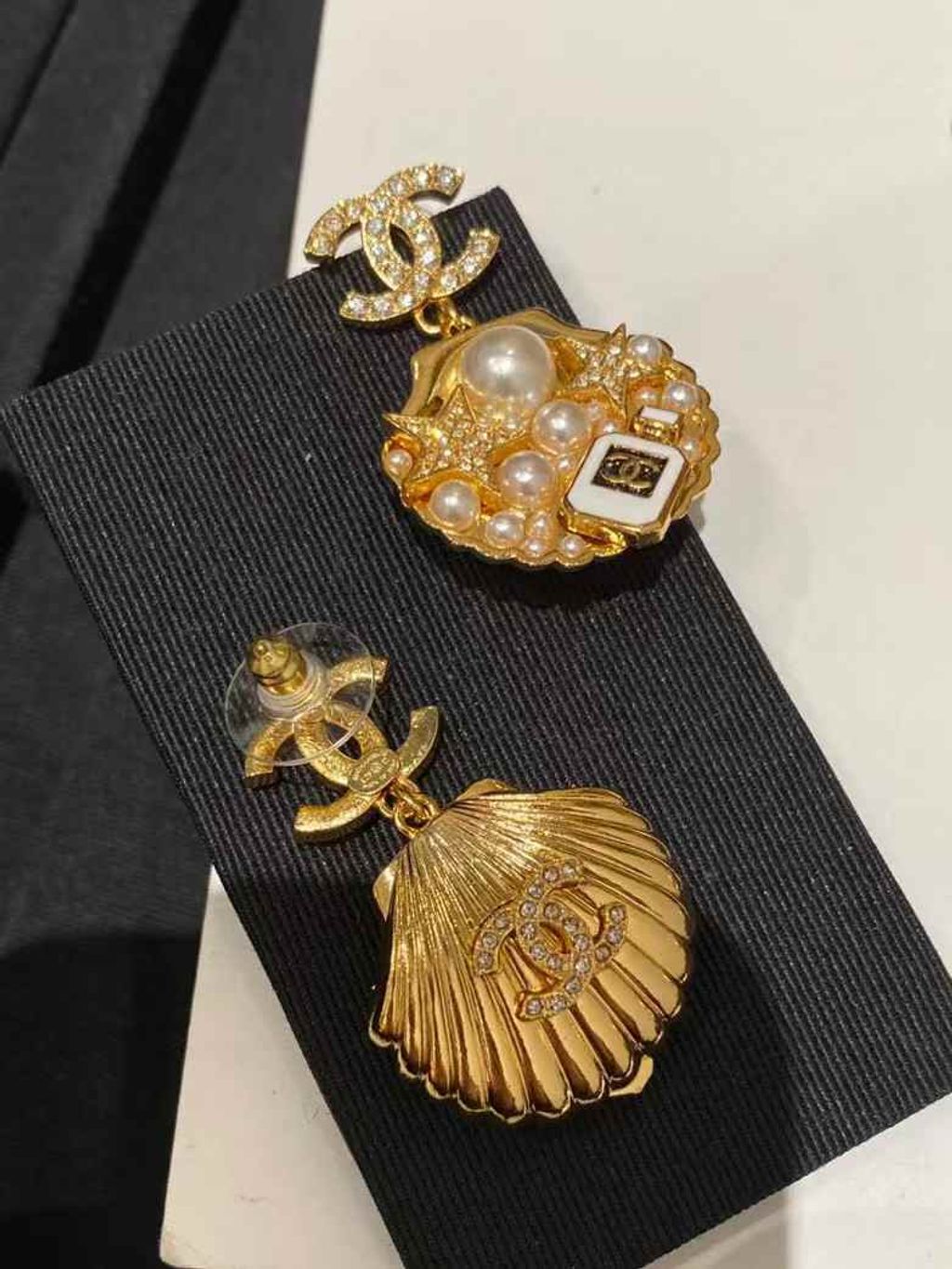 CHANEL 25C 雙C滿鑽金色貝殼耳環2