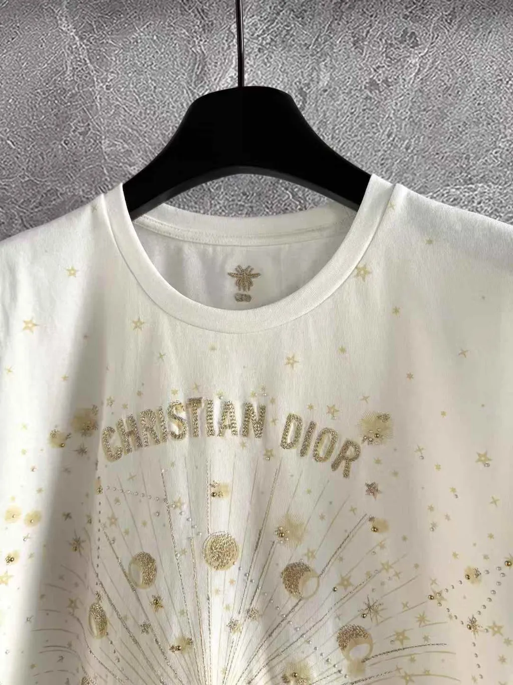 DIOR ASTRAL 金線刺繡燙鑽短袖上衣   🍓 2025-03-03 11.06.47