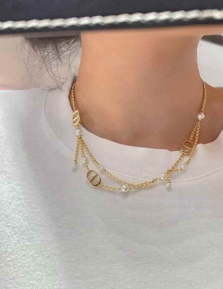 DIOR8