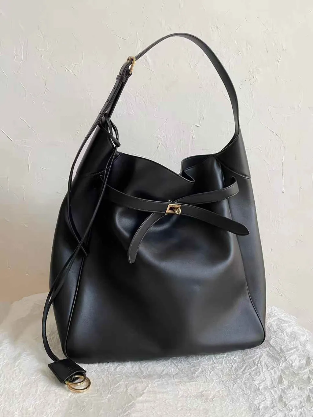 BALENCIAGA bel air hobo2