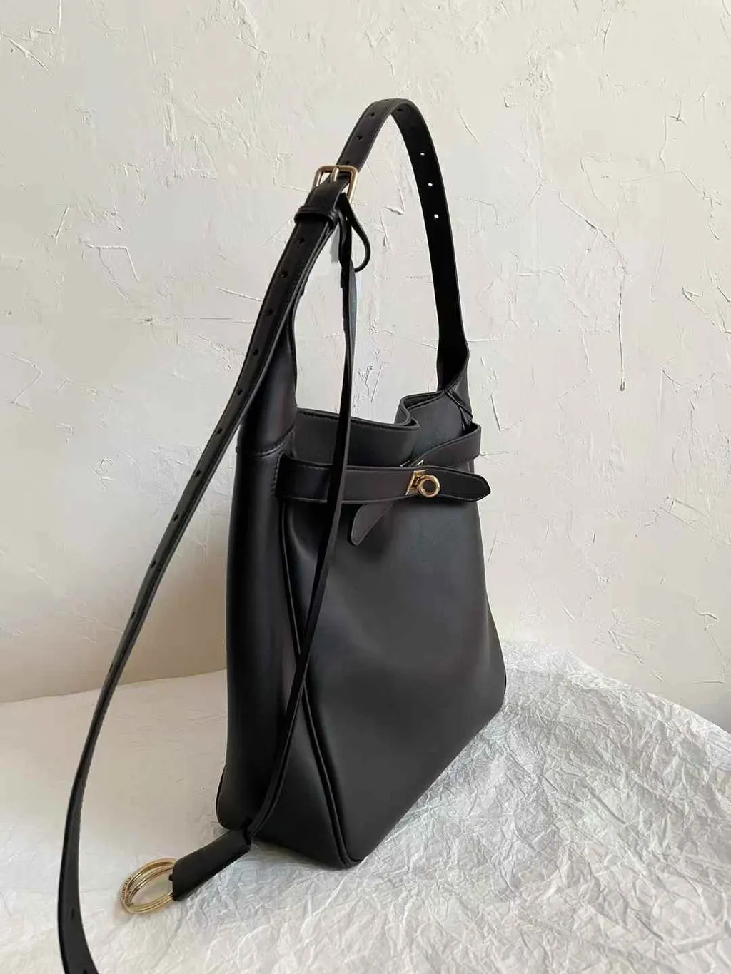 BALENCIAGA bel air hobo2