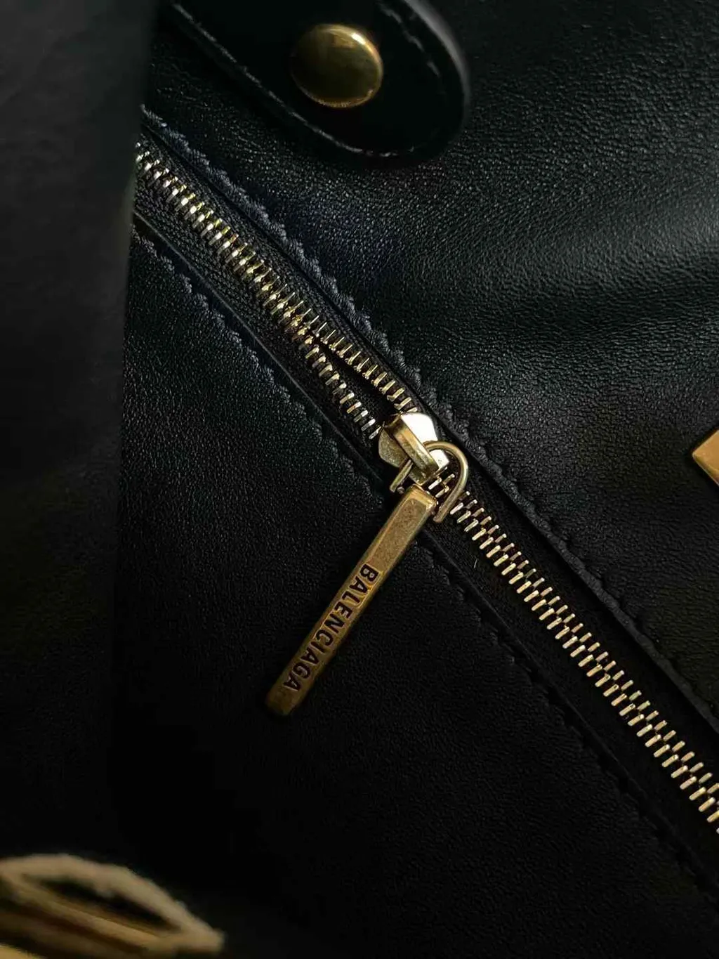 BALENCIAGA bel air hobo6