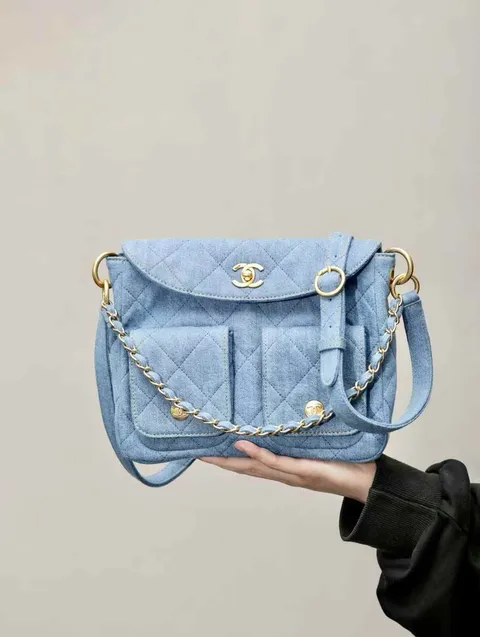 CHANEL 25P 丹寧牛仔郵差包1
