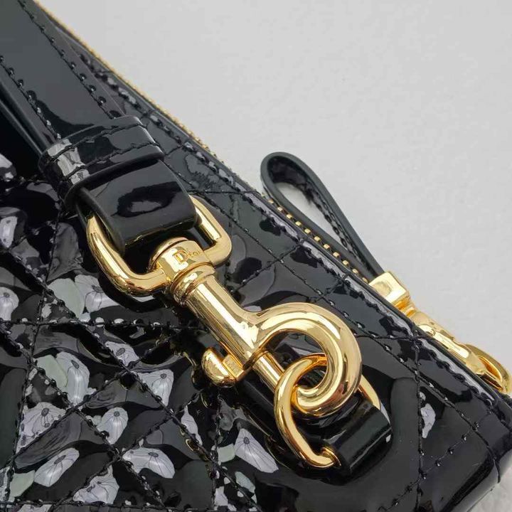  DIOR CARO DAILY 漆皮手拿包 兩色3
