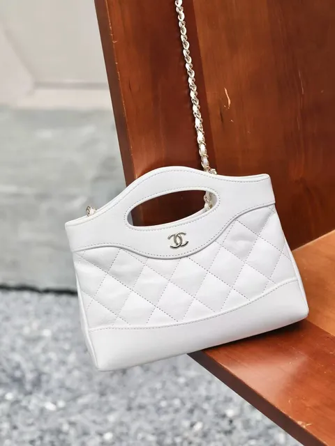 CHANEL 24S 31 NANO 油蠟羊皮鏈條包 白色7