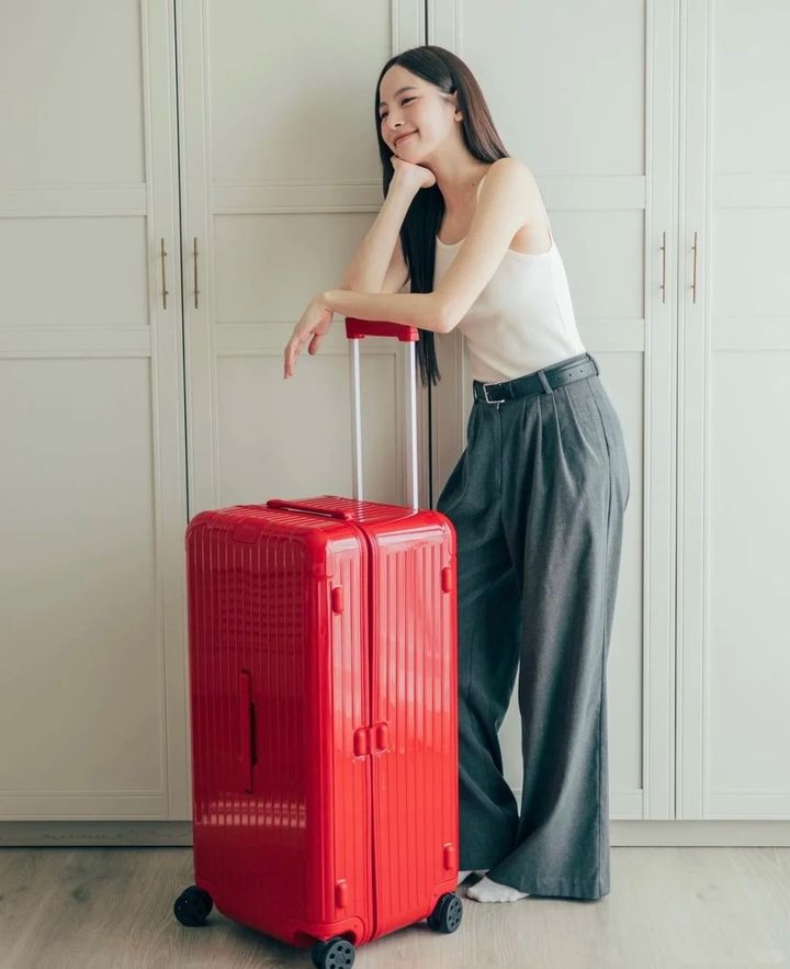 RIMOWA _ Essential 大红色_1_成都SKP RIMOWA ~Ben子_来自小红书网页版