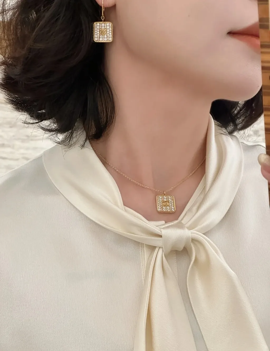 CELINE新品｜孙千&李庚希同款Nightfall饰品_3_成都SKP CELINE-Lacey_来自小红书网页版