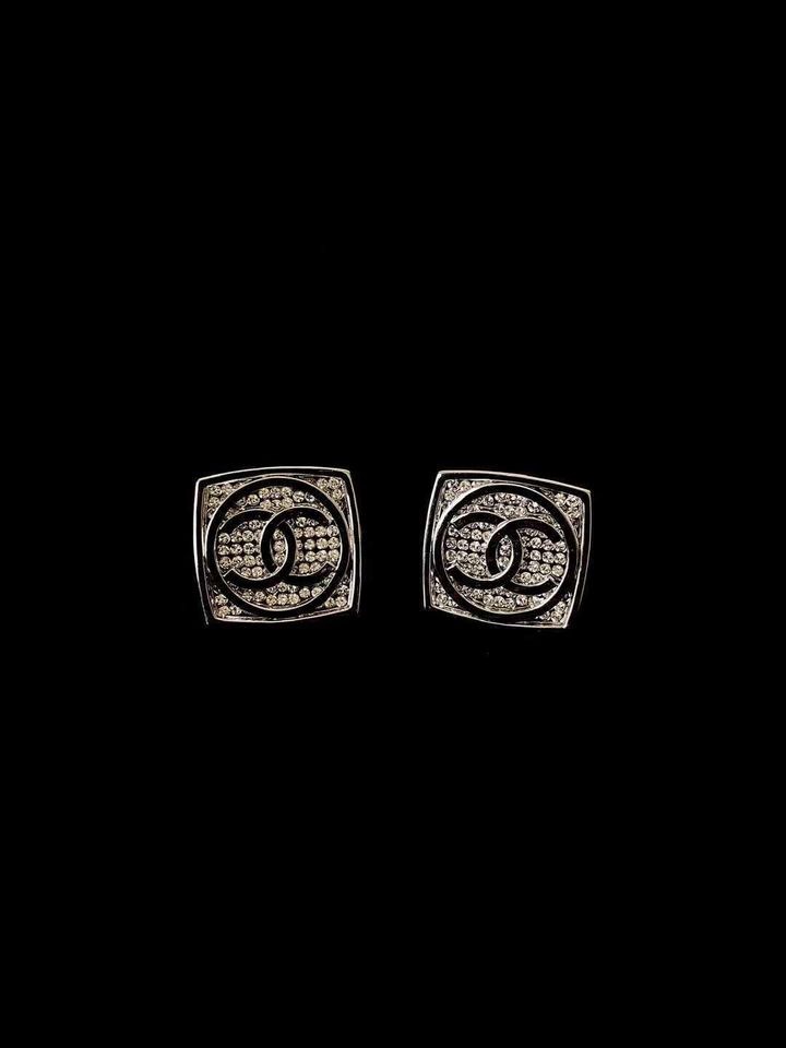 CHANEL 25C 銀色滿鑽方形雙C耳環1