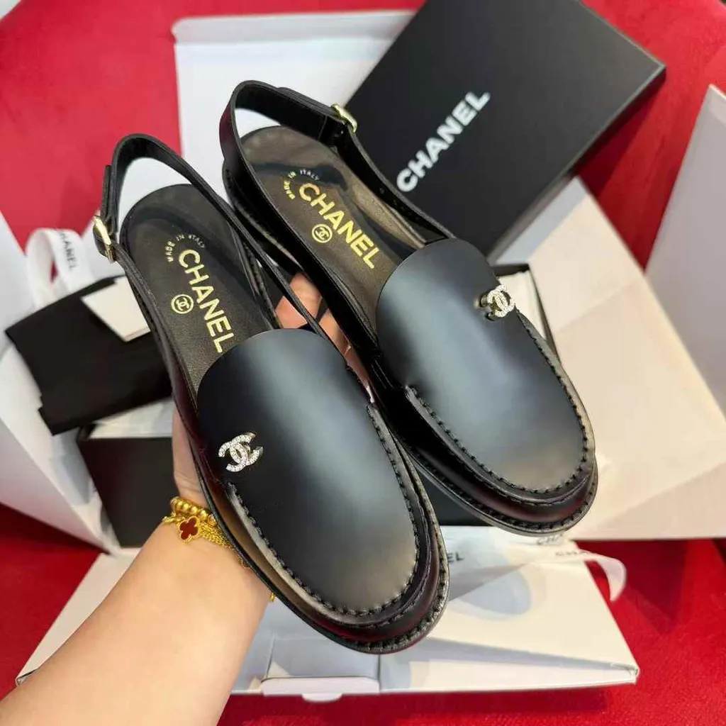 CHANEL 25P SLINGBACK 小牛皮樂福後空涼鞋1