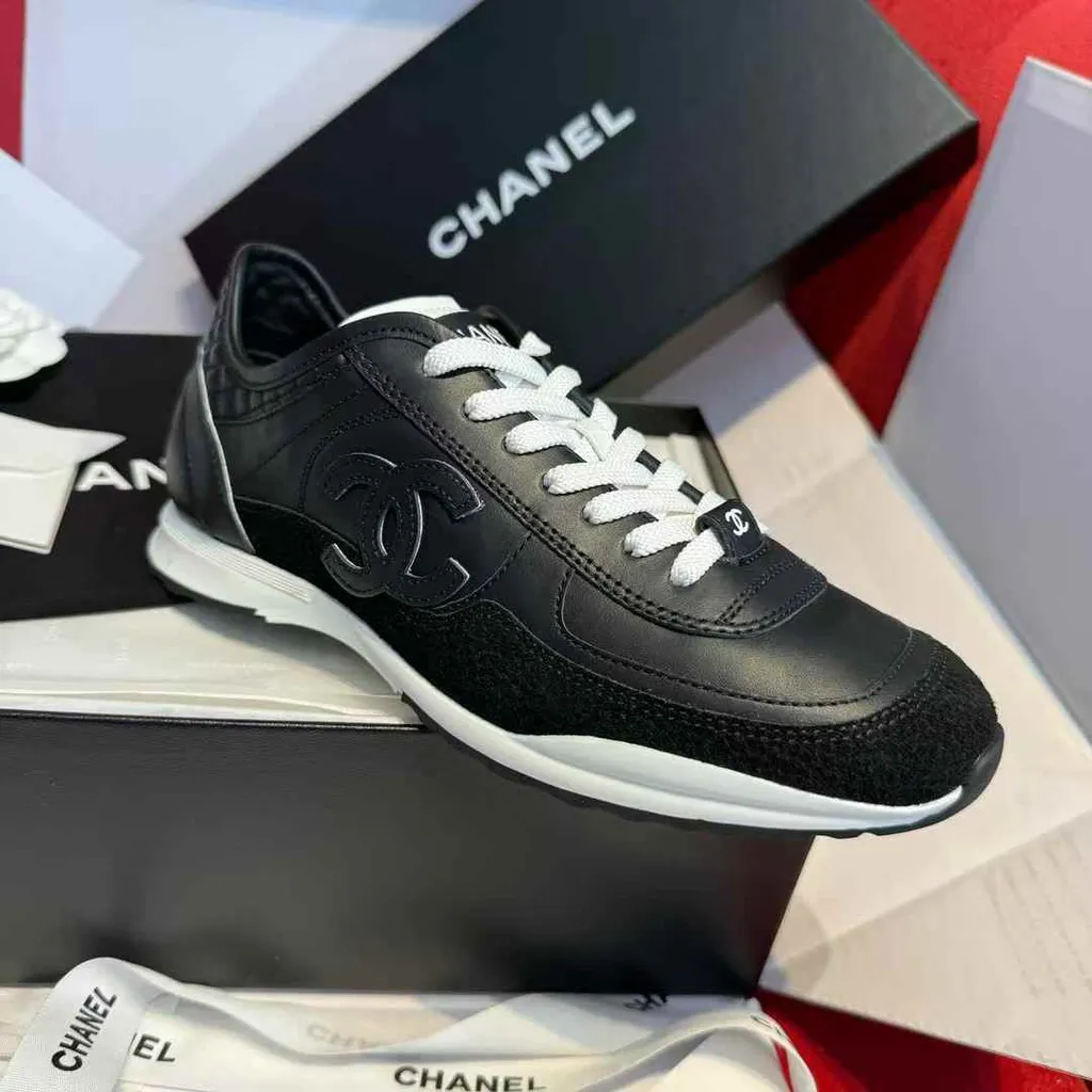 CHANEL 25P 熊貓運動鞋 兩色10