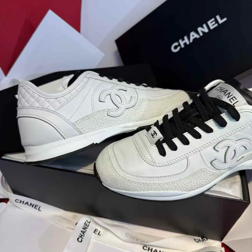 CHANEL 25P 熊貓運動鞋 兩色9