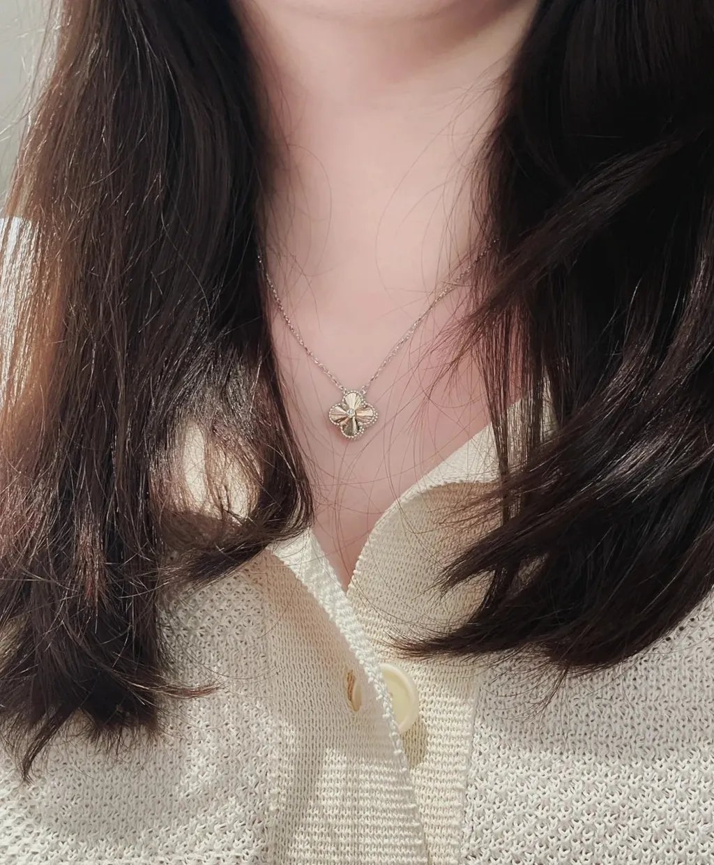VAN CLEEF & ARPELS 聖誕限定 玫瑰金四葉草項鍊2