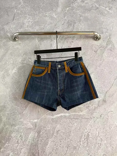 MIU MIU UPCYCLED 麂皮拼接牛仔短褲5
