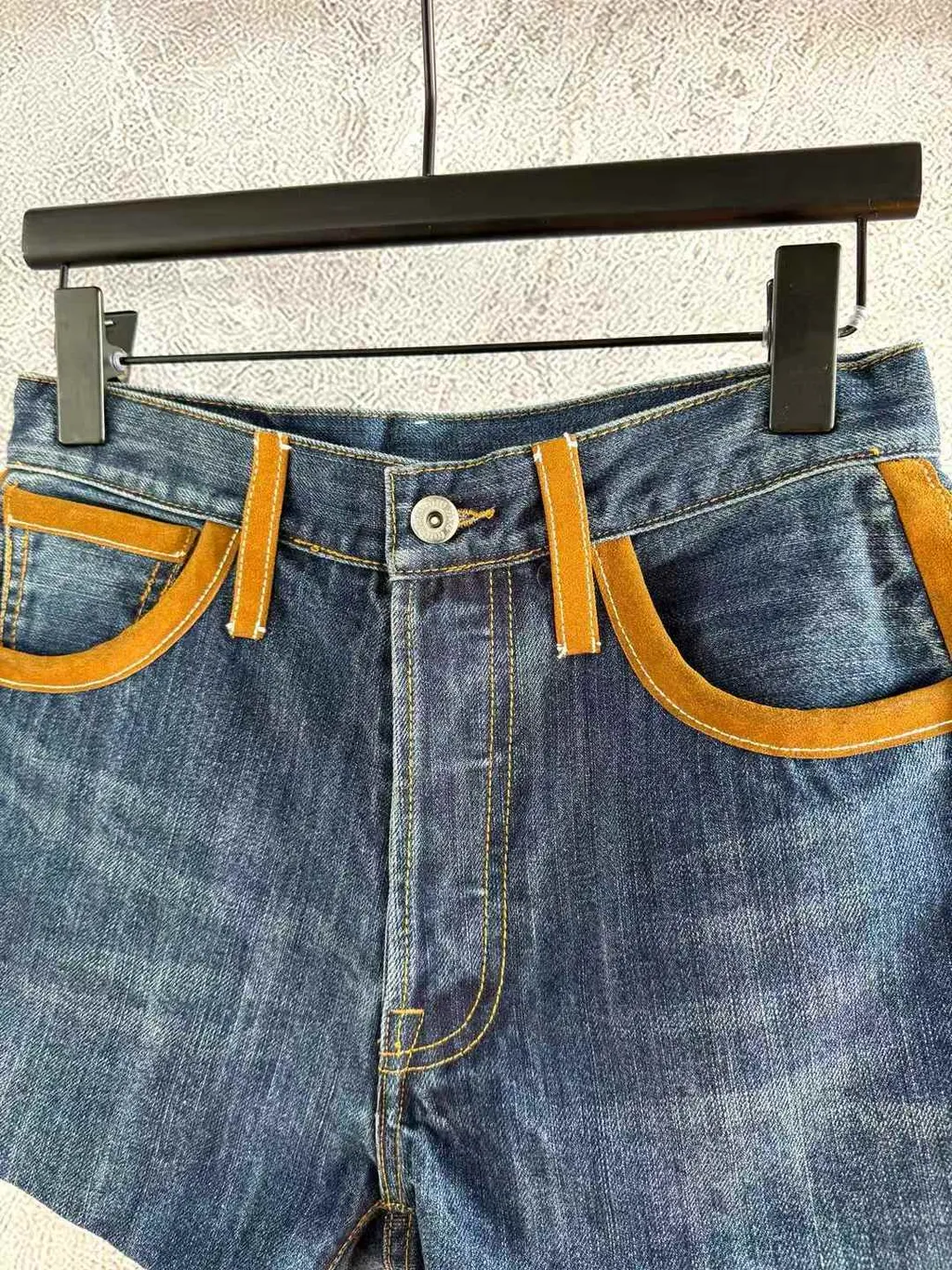 MIU MIU UPCYCLED 麂皮拼接牛仔短褲3