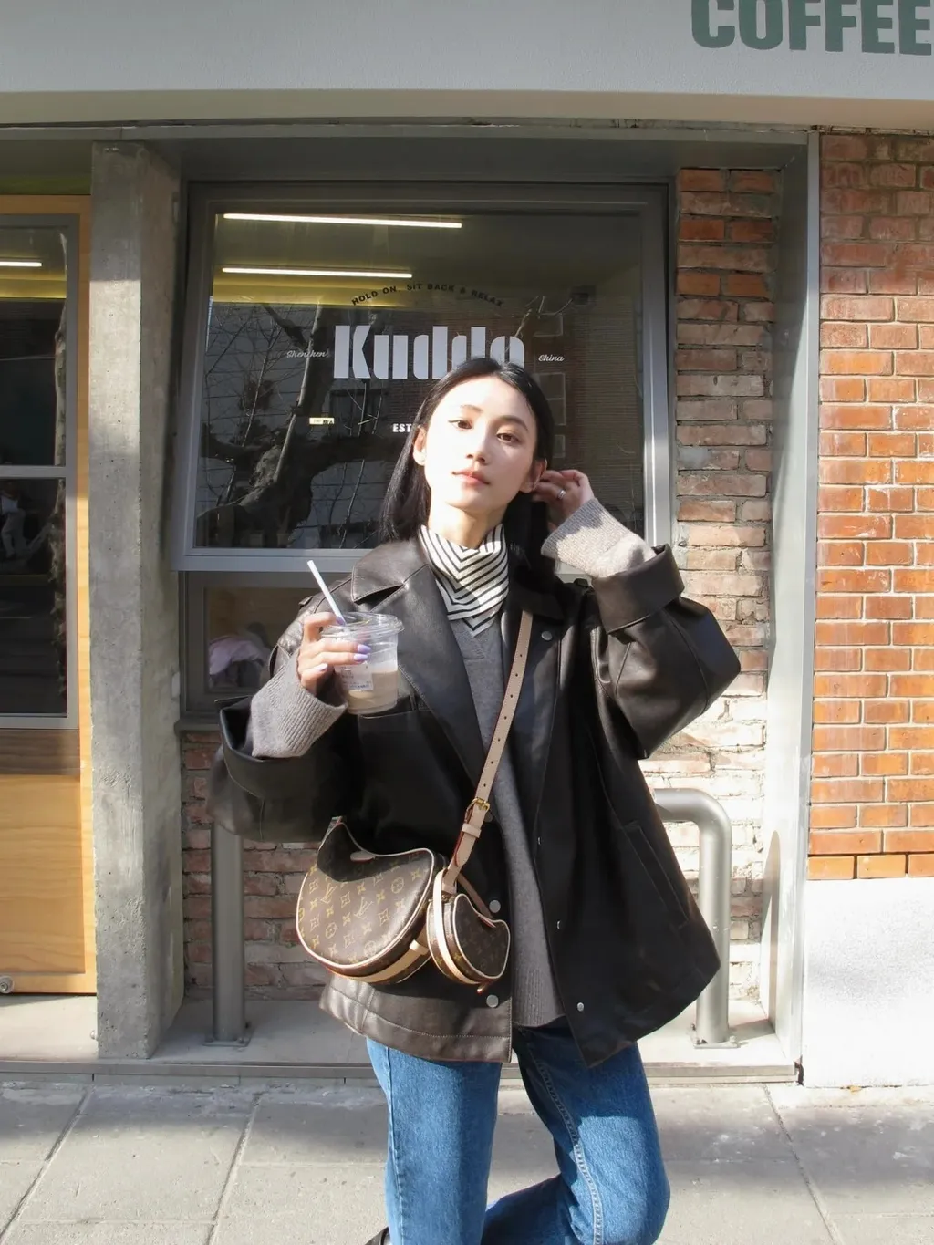 背个新包_出门买咖啡☕_4_Cassie凯西西_来自小红书网页版