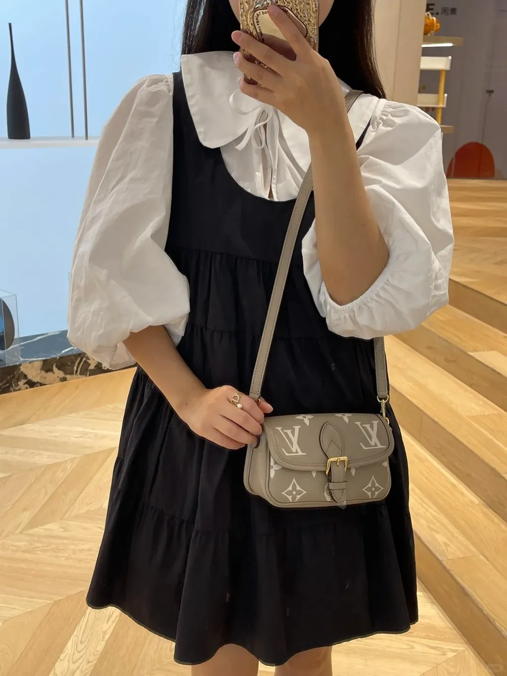 LV 新款nano小法棍来啰！这下不撞包了吧_5_Changee 莉莉梓_来自小红书网页版